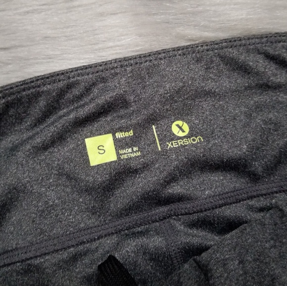 Xersion • Colorblock Performance Leggings - Picture 2 of 5